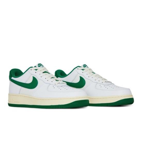 

Nike Куртка-бомбер Air Force 1 07 LV8 DO5220-131 EU 42 белый/сосна зеленый