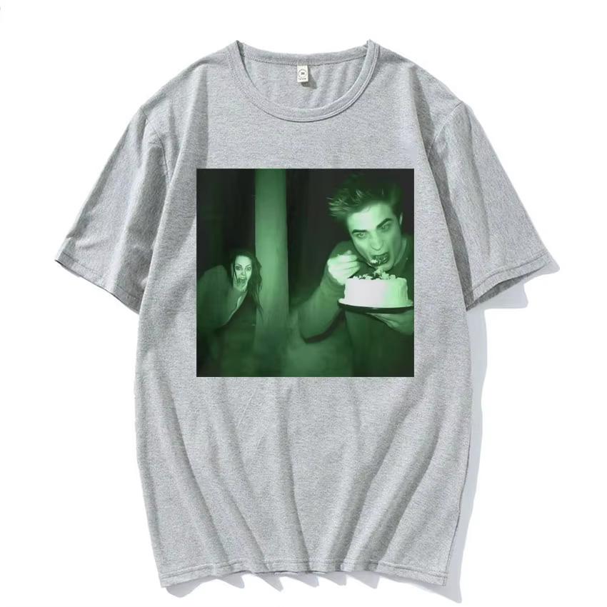 Edward & Bella Trail Cam Eating Cake Funny T-shirt Men Women Humor Twilight Meme Tee Shirt Fashion Vintage Short Sleeve T Shirts