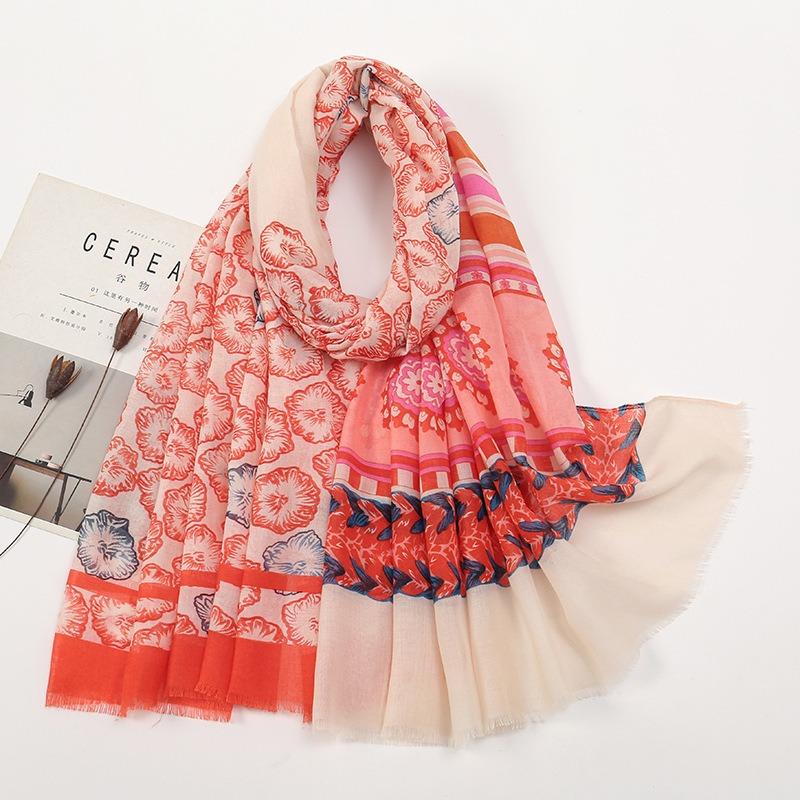 Spring and Autumn New Bali Yarn Tassel Retro Printed Geometric Scarf Versatile Fashion Travel Sunscreen Shawl Silk Scarf Women