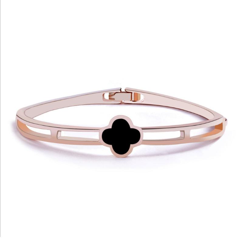 Elegant, Fresh, Versatile Black Clover Bracelet