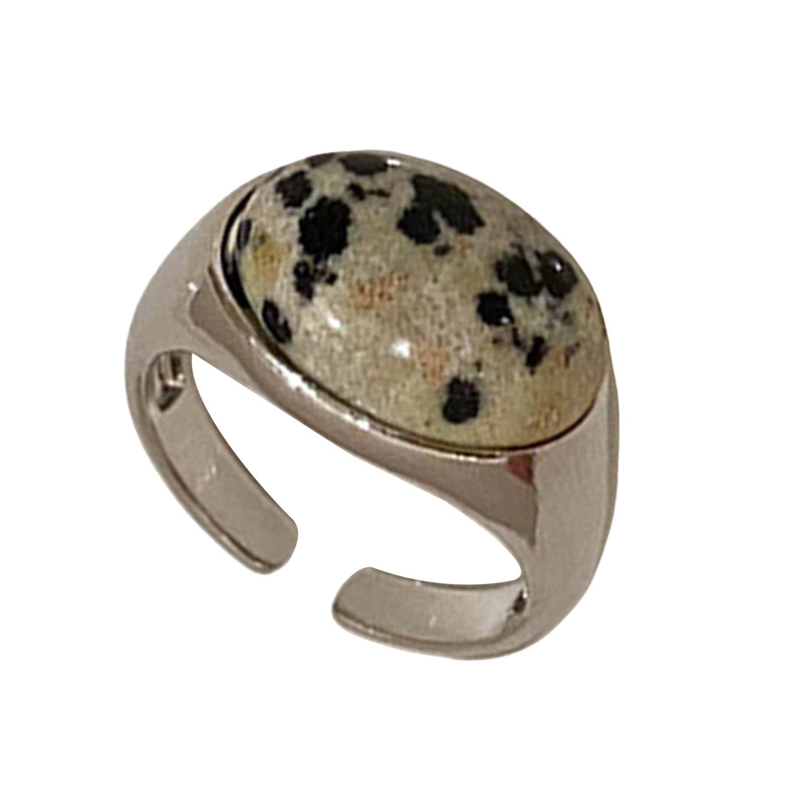 

Кольца с открытой шинкой в ретро-стиле с оригинальным дизайном из натурального камня. Модный аксессуар для элегантного повседневного образа. B