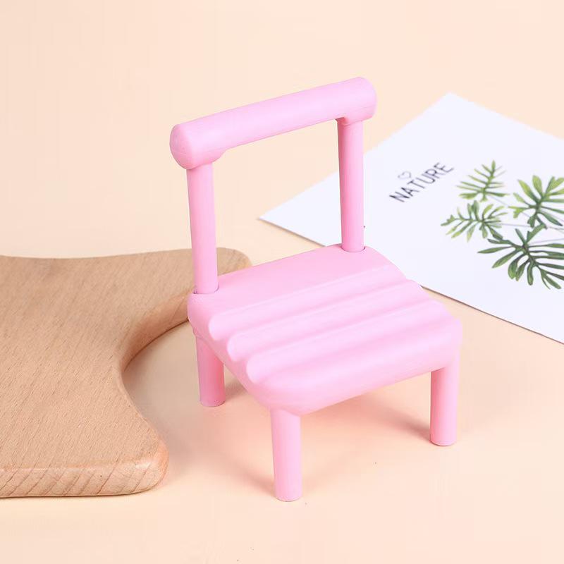 Portable Cute Chair-Shaped Phone Holder - Creative Desk Ornament & Gift