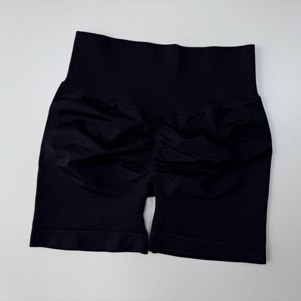 Women's High-Waist Quick-Dry Seamless Yoga Shorts with Peach-Lifting Design