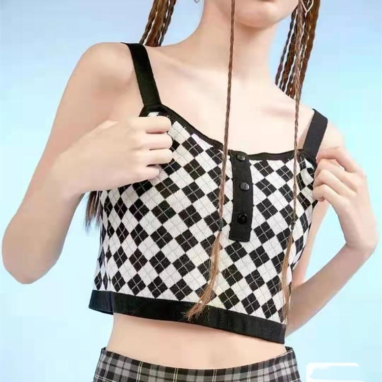 In Summer The New American Retro Quilted Breasted High-waisted Versatile Knitted Camisole Worn Over The Top