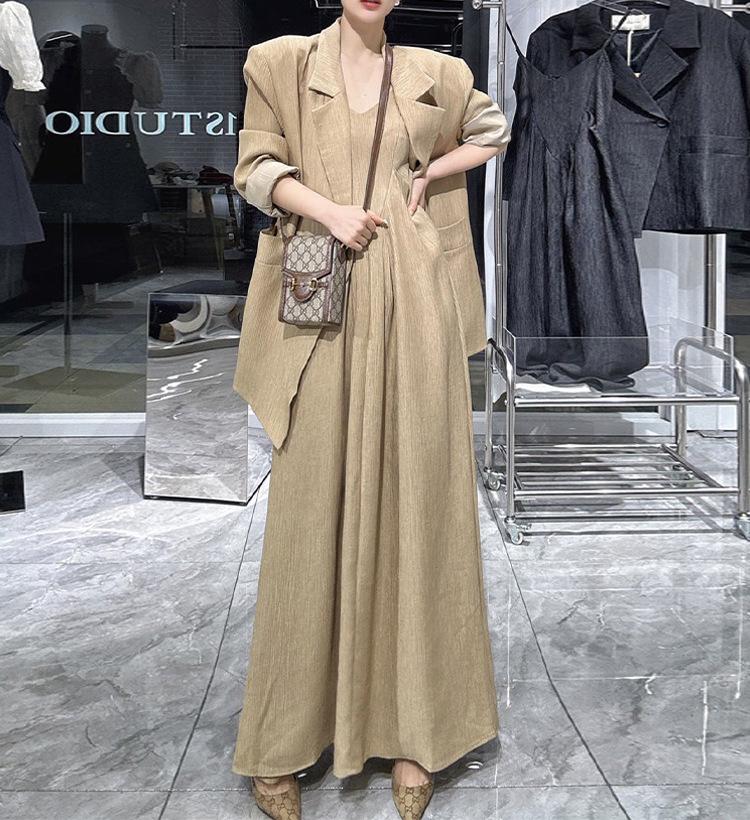 

[В наличии] Свободная куртка и длинная юбка на подтяжках для женщин больших размеров на весну/осень, комплект из двух предметов L