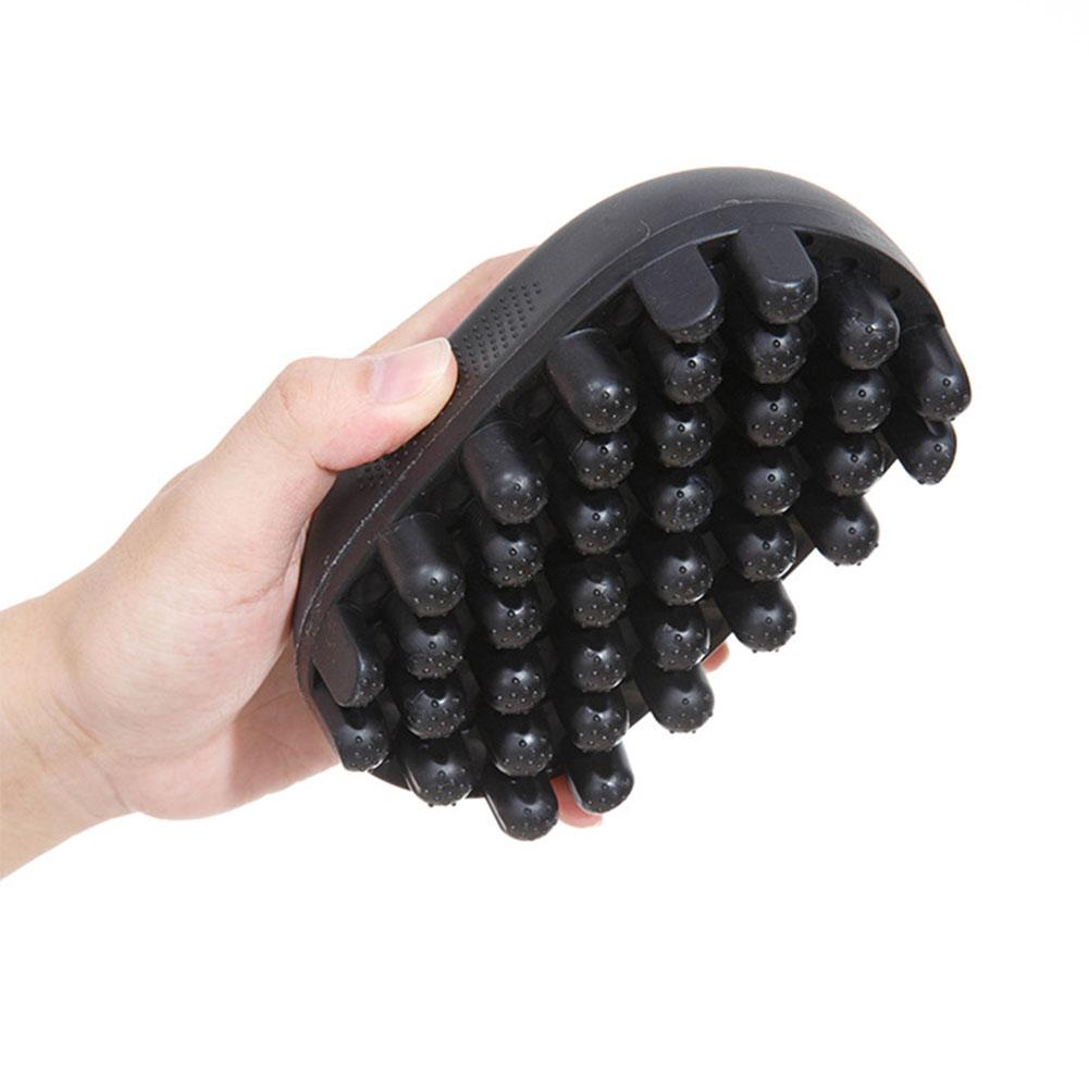 Rubber brush for curling hair