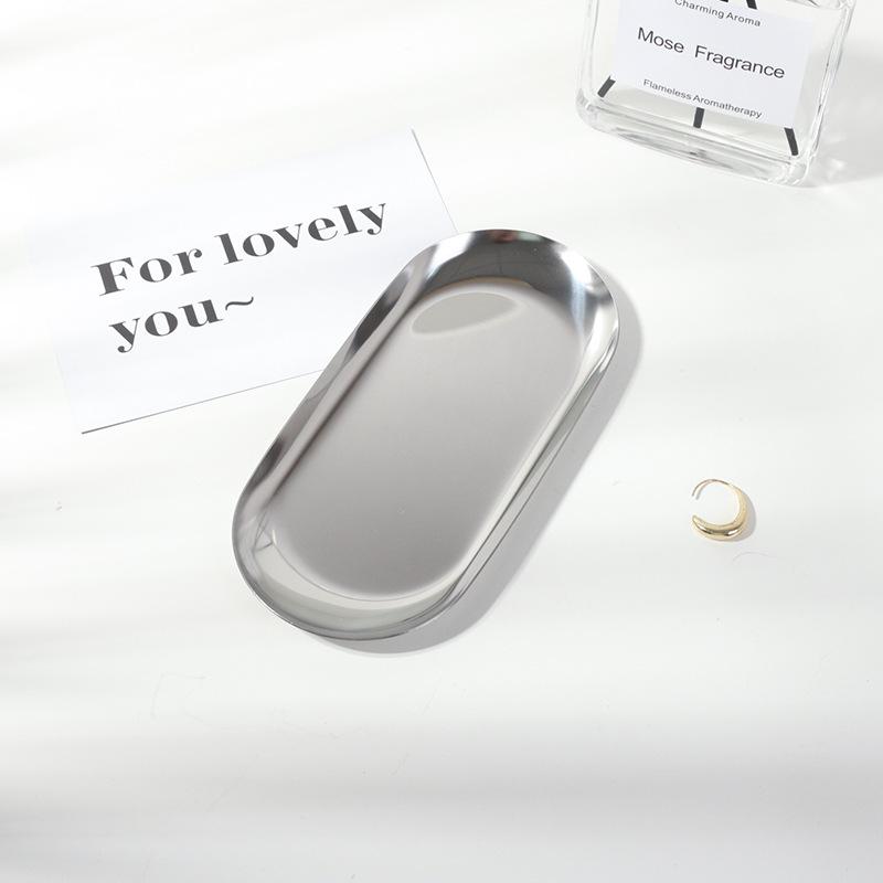 "Retro Metall Relief Tablett": Foto-Requisite & Schönheitsornament für Make-up & Fotografie"