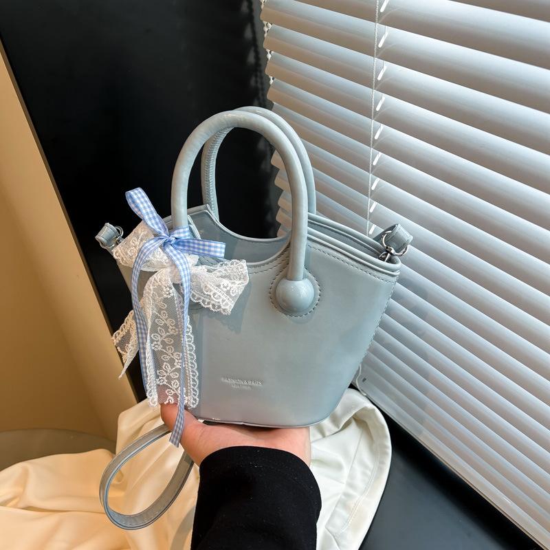 Korean Niche Bag Women's 2025 New Spring and Summer Versatile Handbag Popular Single Shoulder Messenger Bag Bucket Bag