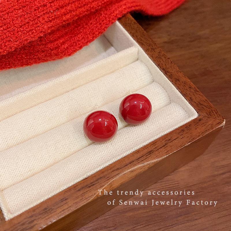 Red Doudou Pearl Earrings Women's Retro Hong Kong Style Red Earrings New Year's Explosion Premium New Year's Earrings