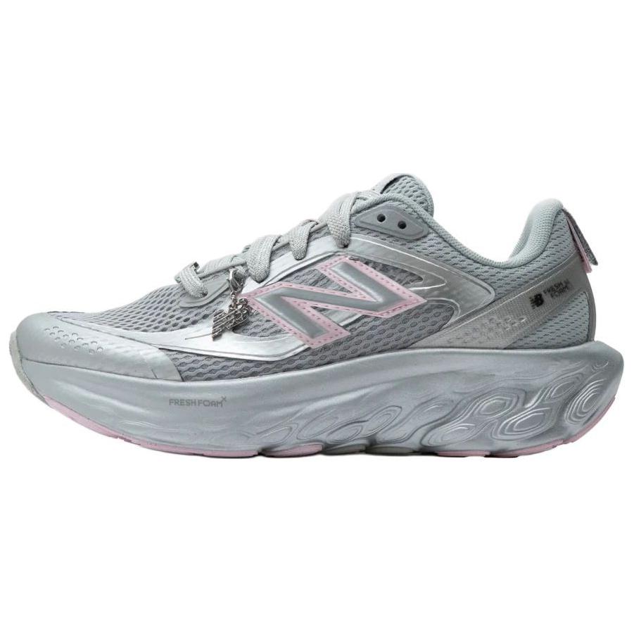 

New Balance Fresh Foam Trainer Ganni Silver Metallic 44