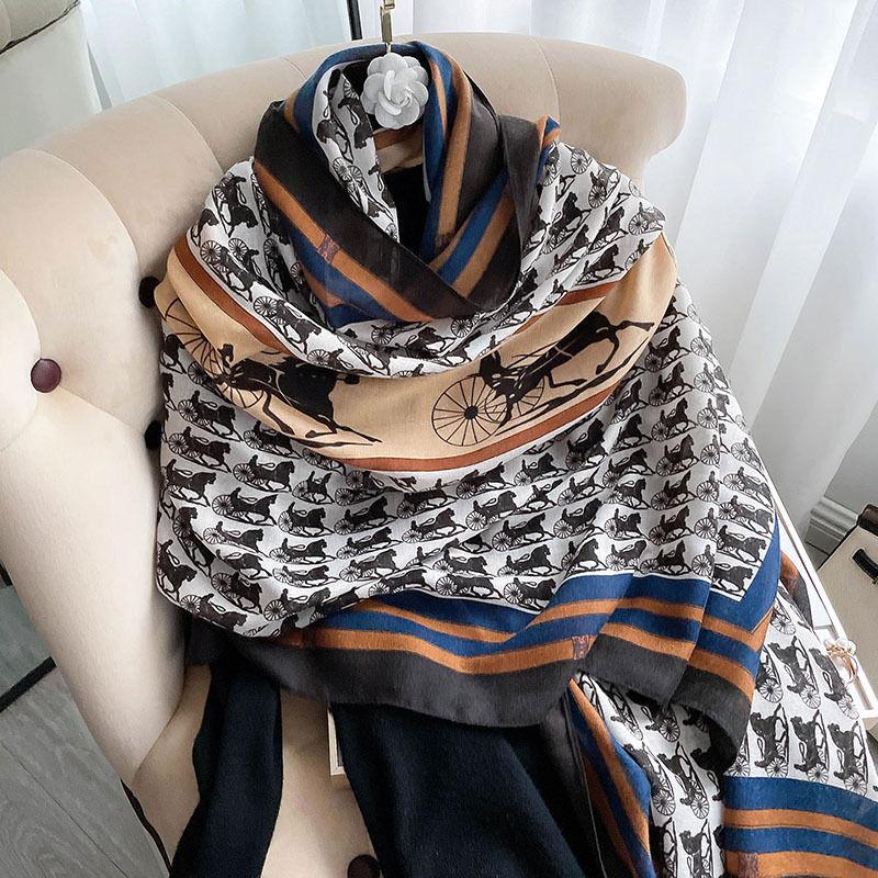 Luxury Brand Autumn and Winter Women New Style Fashion Color Matching Print Silk Scarf Lady Popular Headcloth Beach Shawl