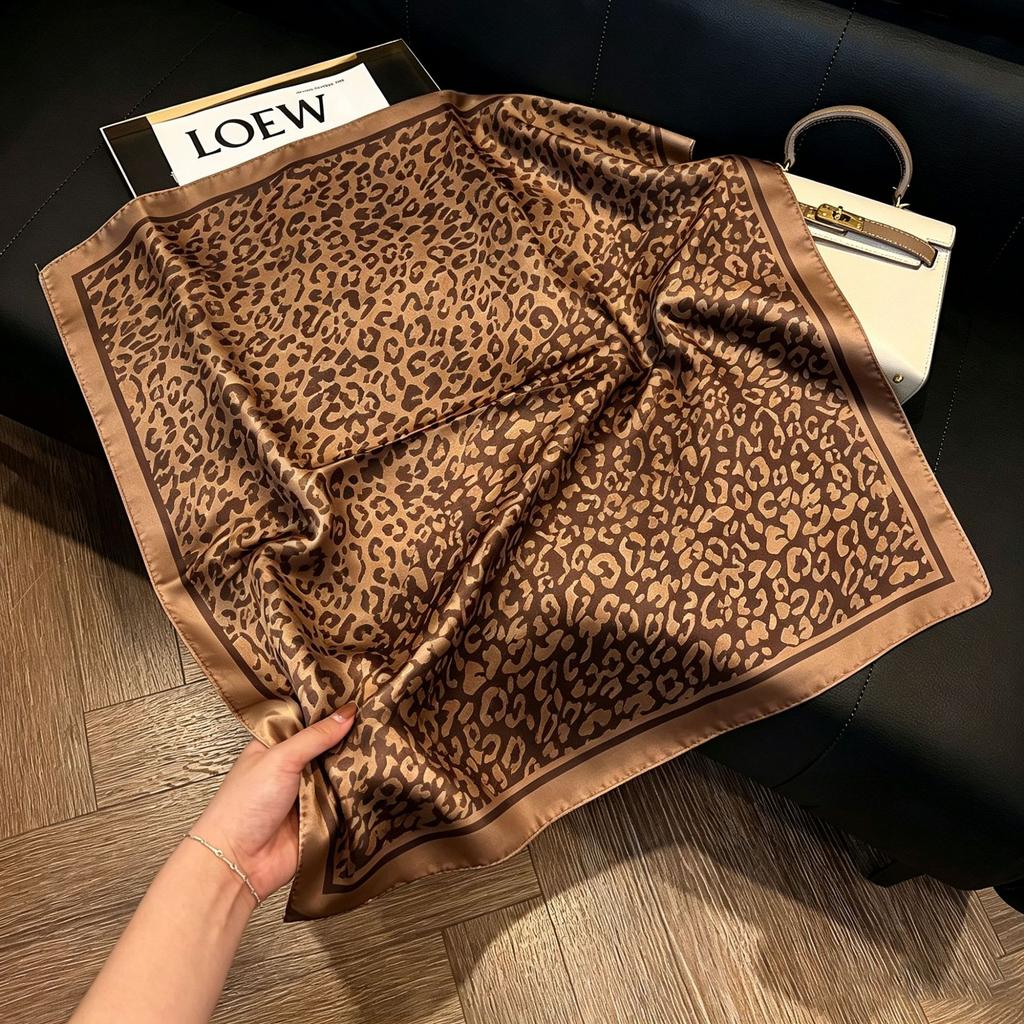 71Cm New Chinese Simulation Silk Square Scarf Soft and Skin-friendly Ink Flower Rhyme Printing Silk Scarf Neck Sunscreen Small Scarf