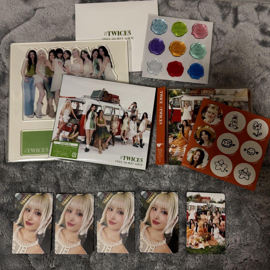 

[USED] TWICE5 First Press Limited Edition B Regular Edition Momo
