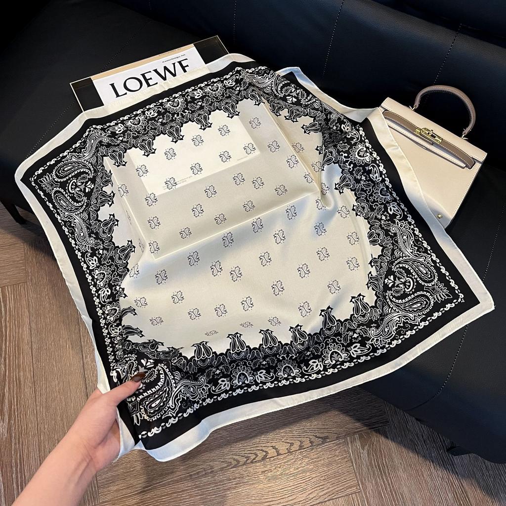 Luxury Paisley Print Women's Satin Square Scarf Ladies Imitation Silk Scarf Breathable Windproof Fashion Accessory