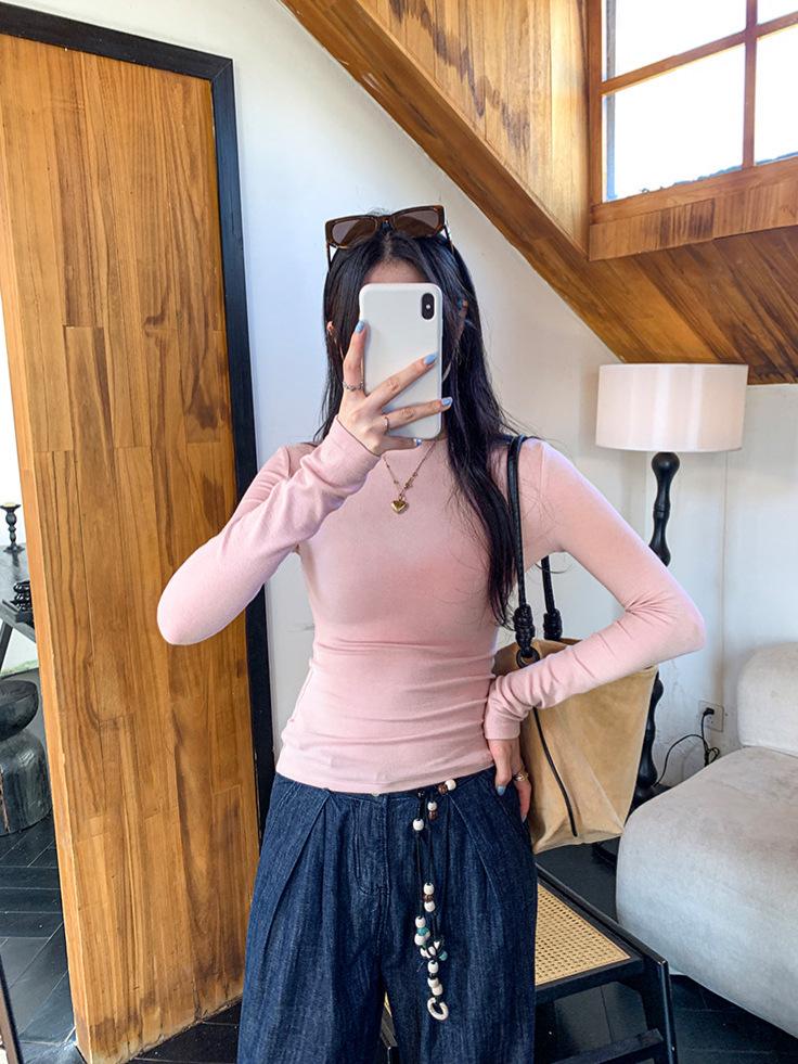 Women's Slimming Gray Crew Neck Long Sleeve T-shirt - Korean Style, Versatile Inner Layer for Autumn/Winter.