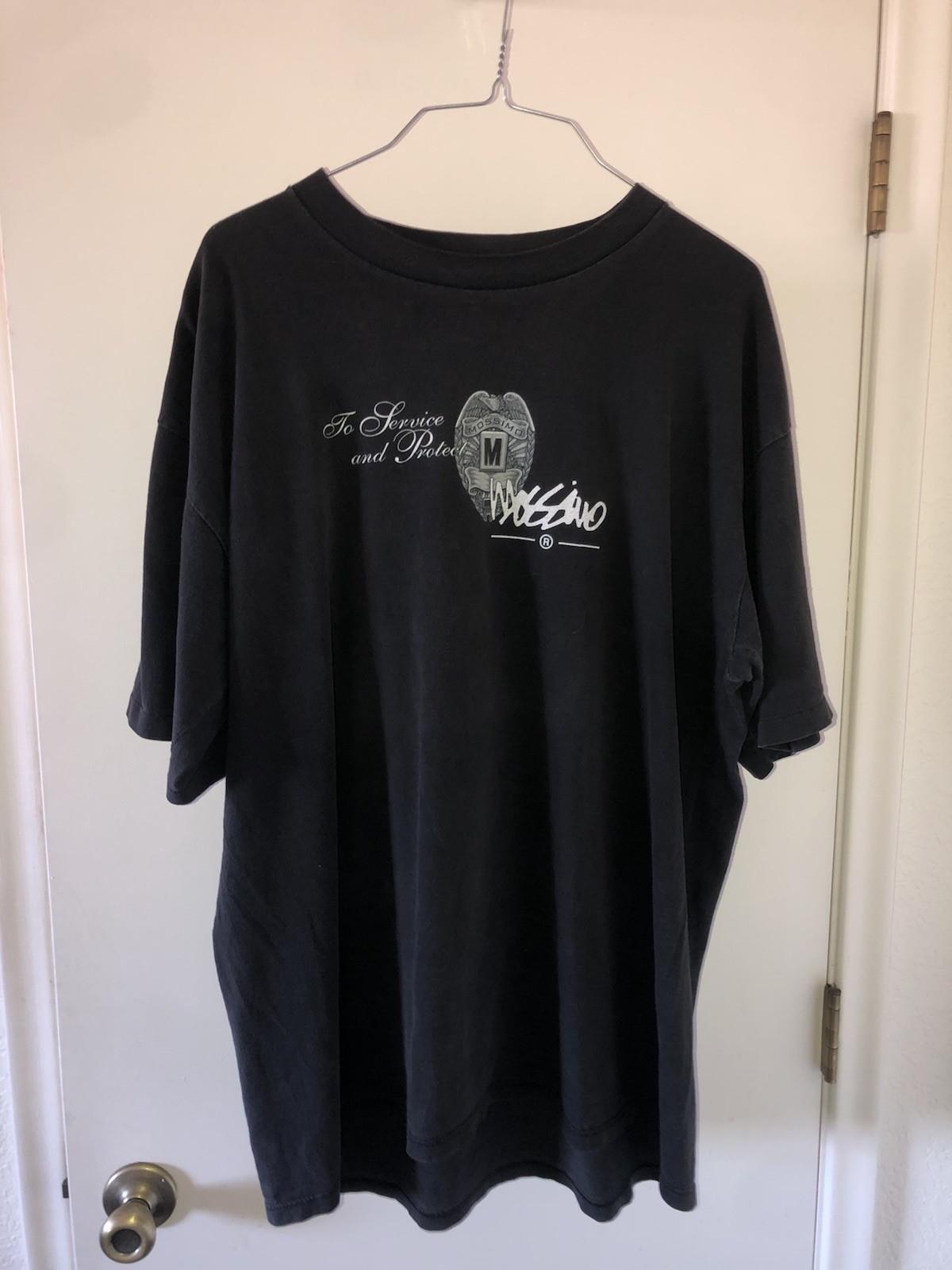 Vintage 90’s Mossimo To Service And Protect Badge Graphic Black USA L Unisex T-Shirt S