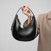 Cowhide Crescent Bag Women'S Versatile Commuter Underarm Bag Strict Black Crescent Tote Bag Premium Leather Shoulder Bag