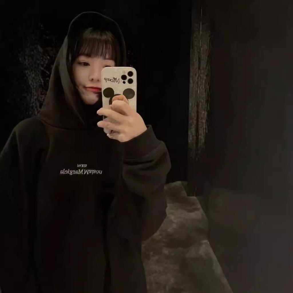 Unisex Margiela Hoodie: Lockere Passform, Umgekehrtes MM6-Logo, Reine Baumwolle, Rundhalsausschnitt, Trendiger Stil