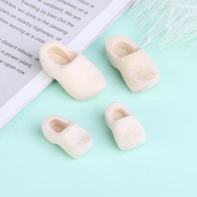 1Pair 1/12 Dollhouse Miniature Wooden Shoes Simulation Model Diy Accessories