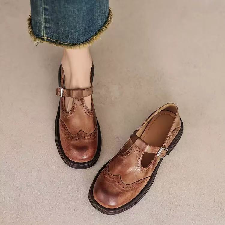 Scarpe basse autunnali con fibbia a T taglia