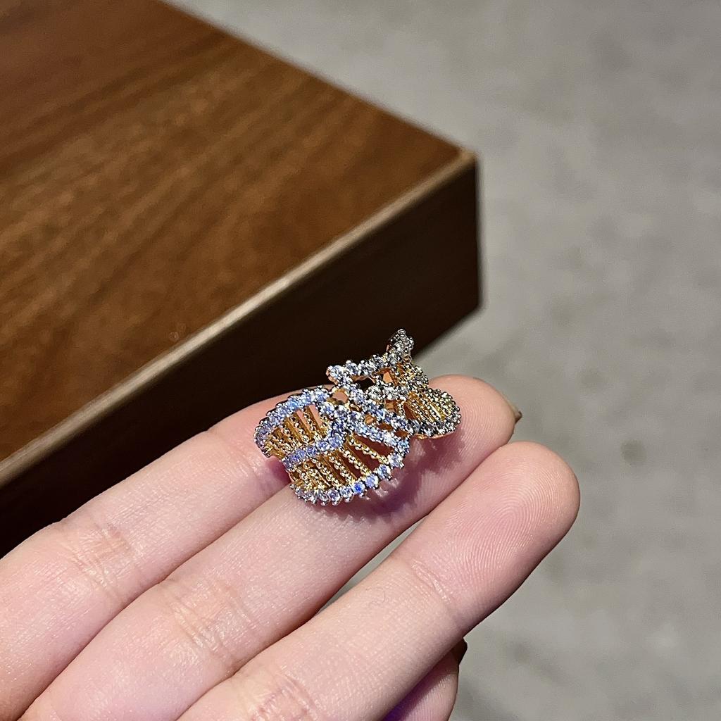 Light Luxury Medieval Hollow Lace Ring Retro Exquisite Diamond-Encrusted Lace Gypsy Interwoven Winding Opening