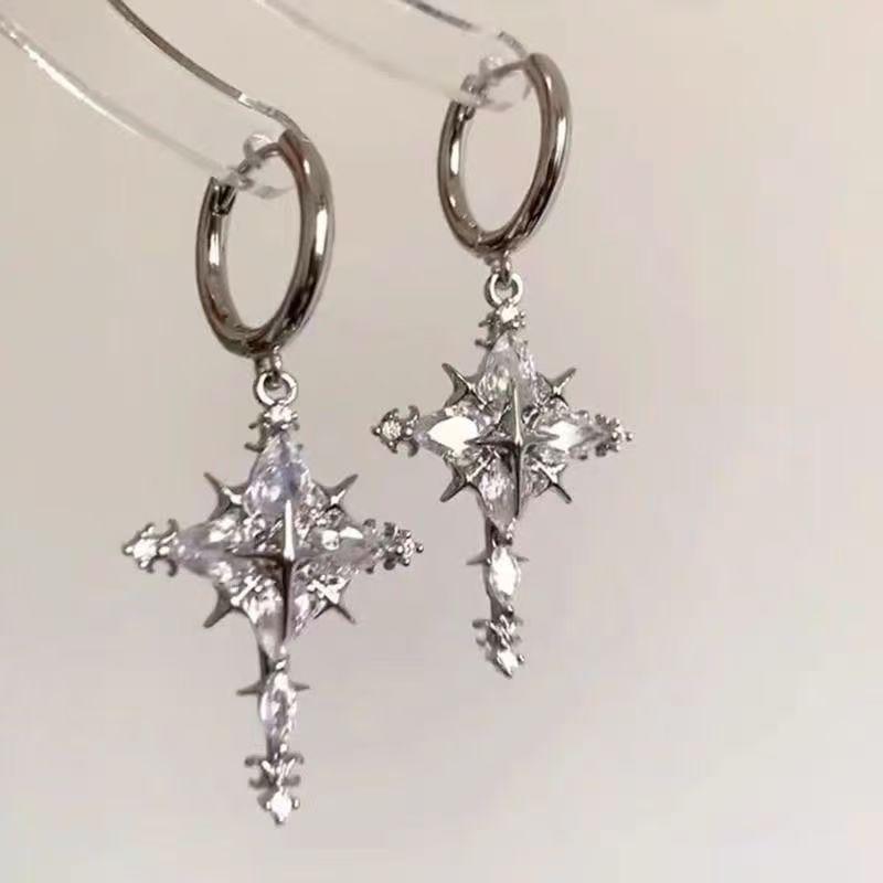 

Fashion Korean Sparkling Snowflake Earrings Creative Punk Cross Earring Stud for Women Girl Jewelry Daily Party Gifts