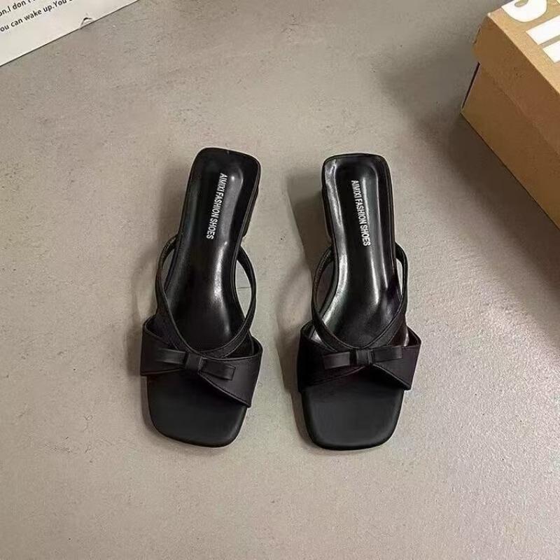 

Крутые шлепанцы на толстом каблуке женские летние новые супермягкие для выхода в свет с юбкой босоножки с ремешками шлепанцы на одной подошве 40 чёрный
