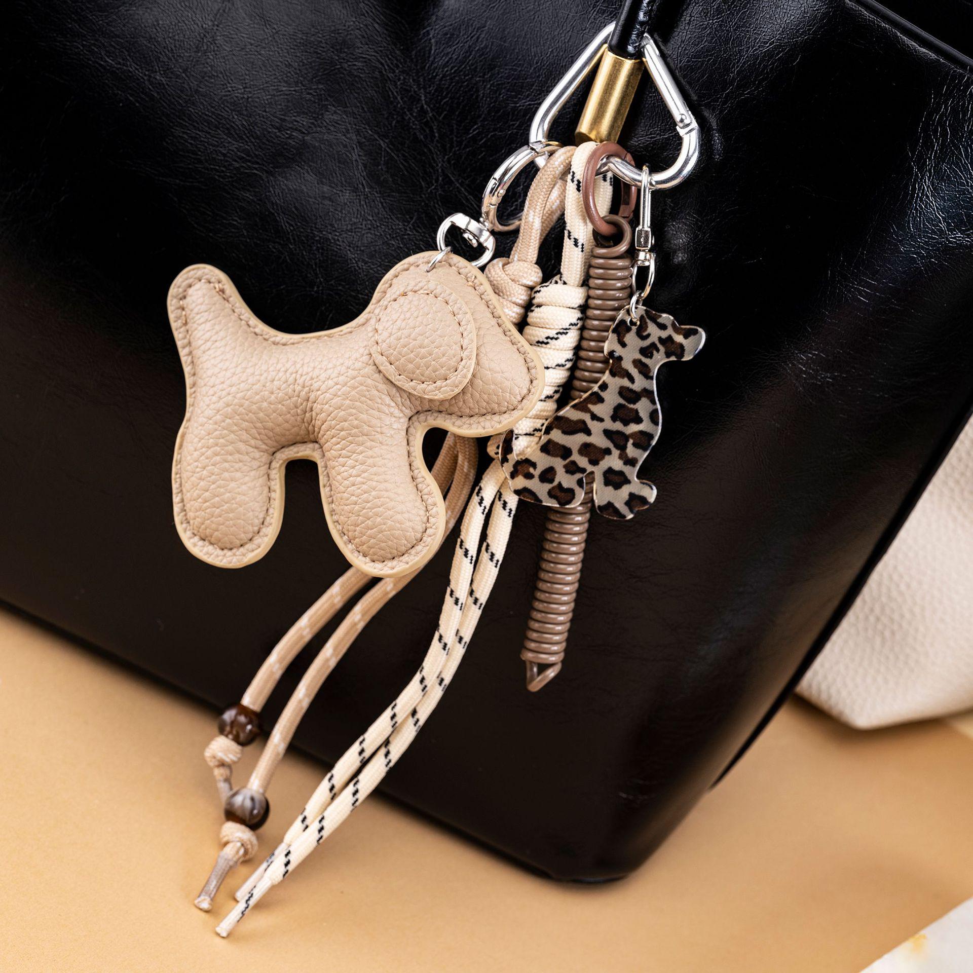 Chic European & American Style Cute Puppy Charm Women’s Keychain: Creative & Exquisite Bag Accessory