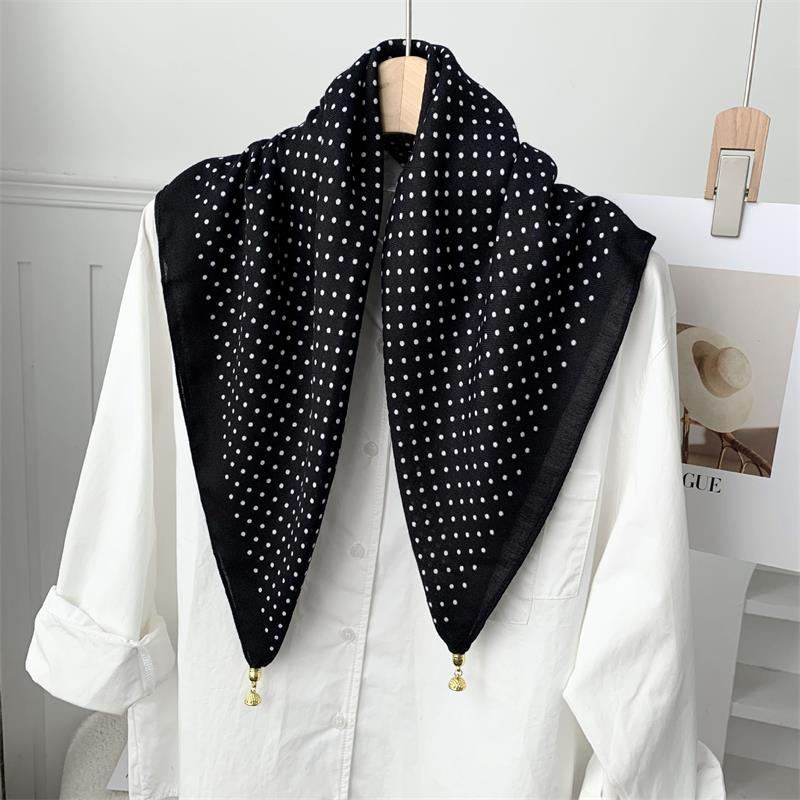70*70 Square Scarf Retro Print Silk Scarf With Magnetic Buckle Women Neck Scarf All-Match Shawl Headscarf Accessory Gift