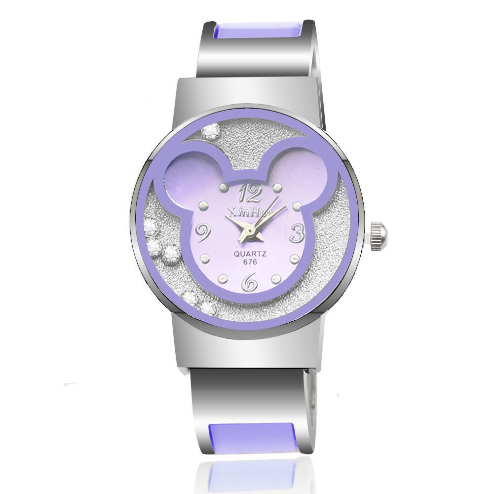 Stylish Women's Alloy Bracelet Quartz Watch With Elegant Design And Unique Colors
