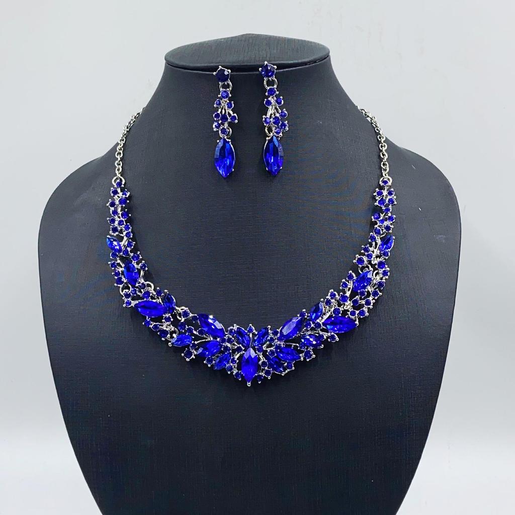 European & American Vintage Evening Necklace & Earrings Set - Floral Design