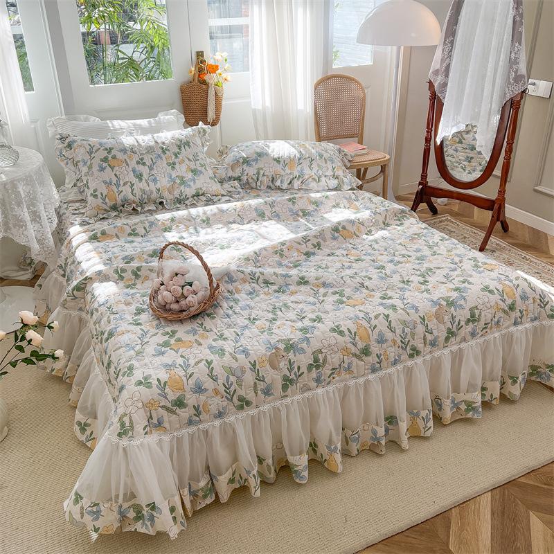French bed cover three-piece quilted quilted cotton padded lace bed cover non-slip cotton bed cover tatami blanket