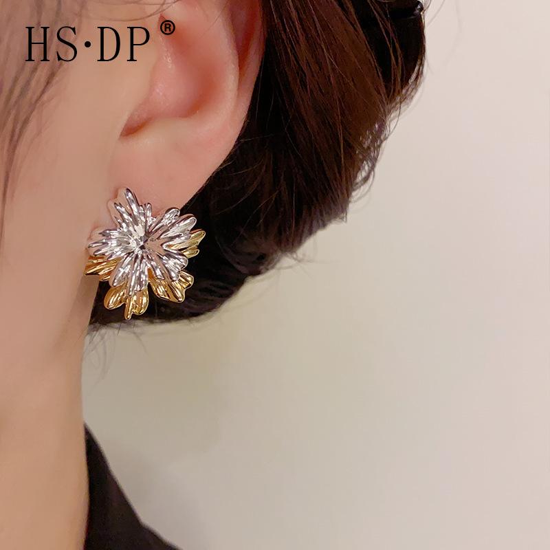 

Minimalist Color Block Metal Flower Stud Earrings with S925 Silver Needle