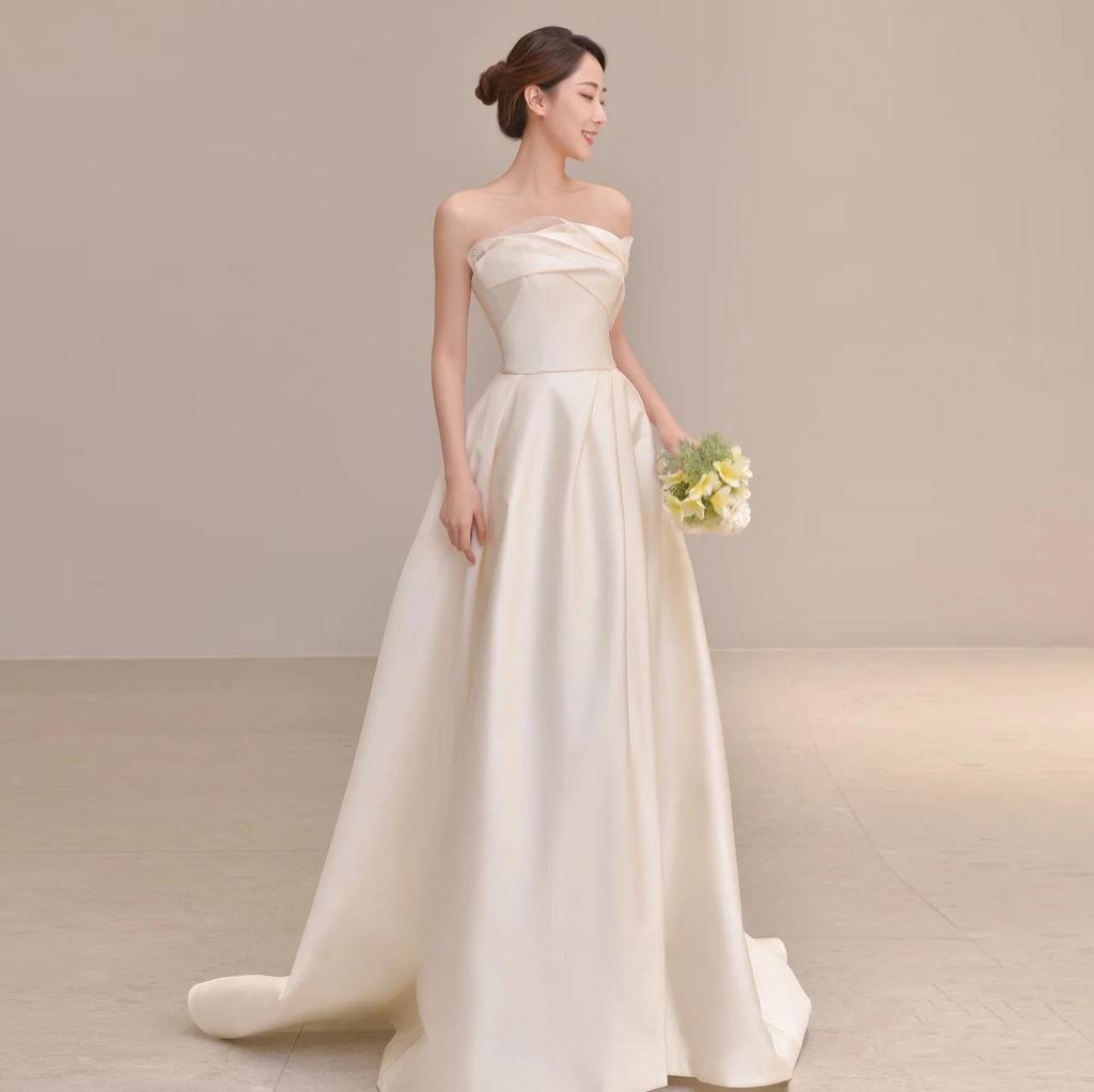 2025 French Strapless Satin Wedding Dress: Elegant, High-Quality Texture, Floor-Length for Winter