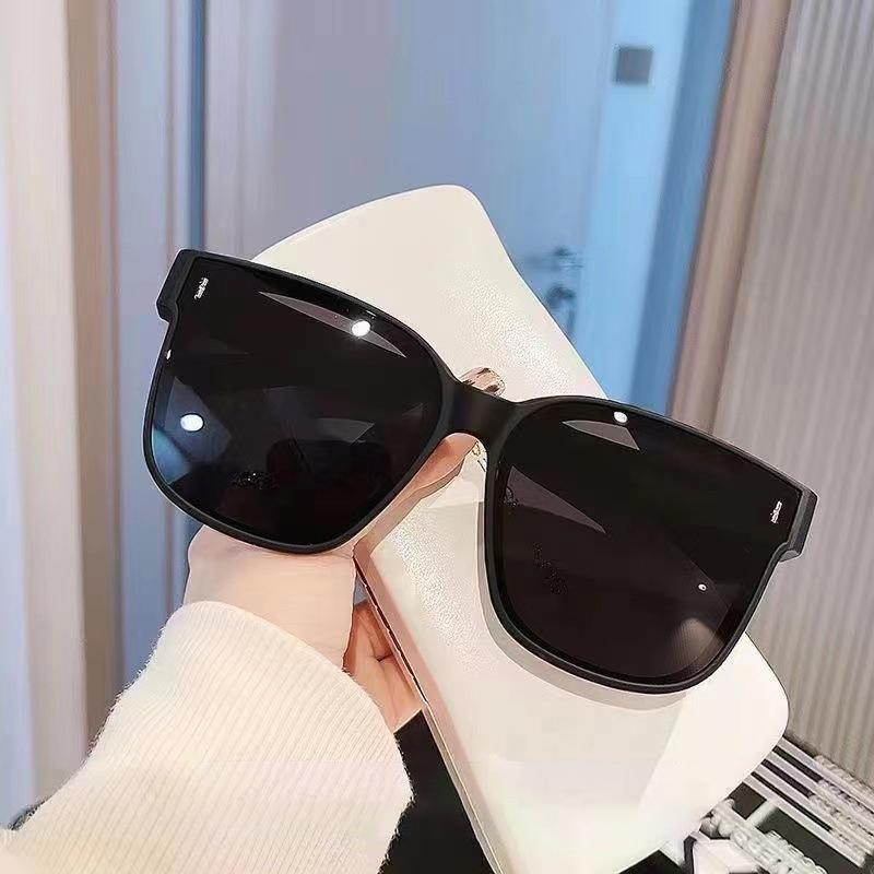 

1 Piece Vintage Outdoor Travel Night Vision Driving Goggles Men Women Sunglasses Wear Over Myopia Prescription Glasses as the picture