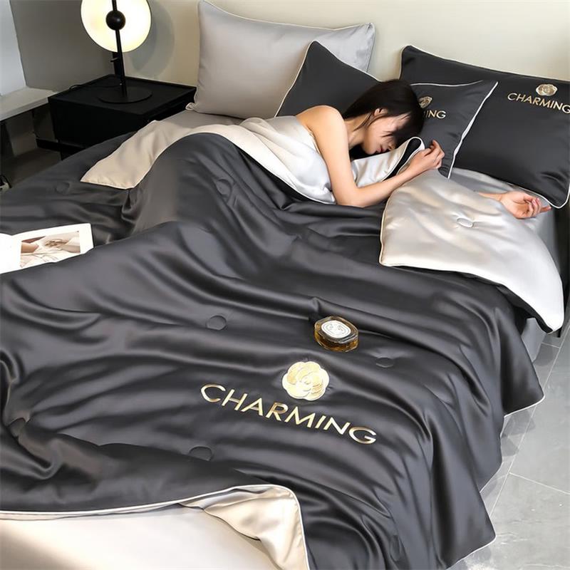 

Summer Quilt Bedding Set