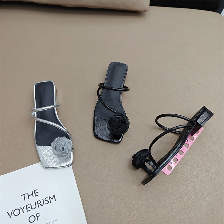 Small low heel set toe French cool slippers fairy shoes fashion wear 2025 new summer temperament toe sandals