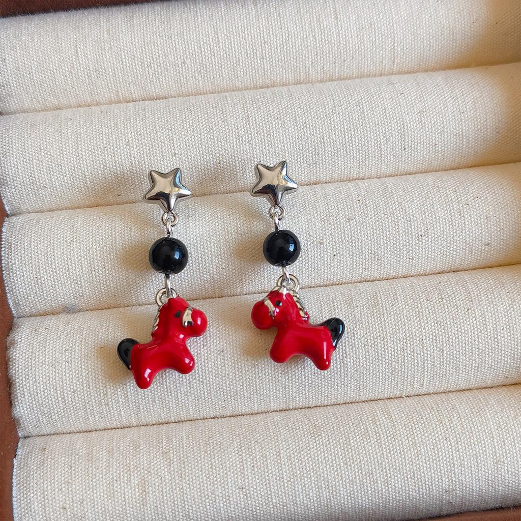 Creative Cute Charms Horse Zinc Alloy Stud Earrings for Women Cartoon Jewelry Bring Good Luck Earrings Accessories Gifts
