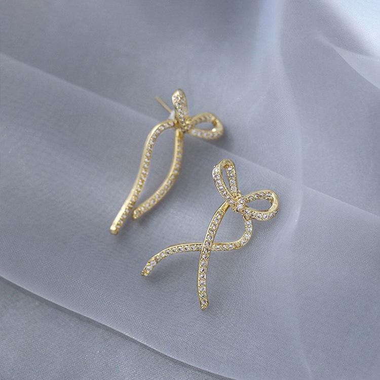 Elegant Bowknot Earrings: Sweet, Fashionable, Long Studs with a Luxurious High-End Feel