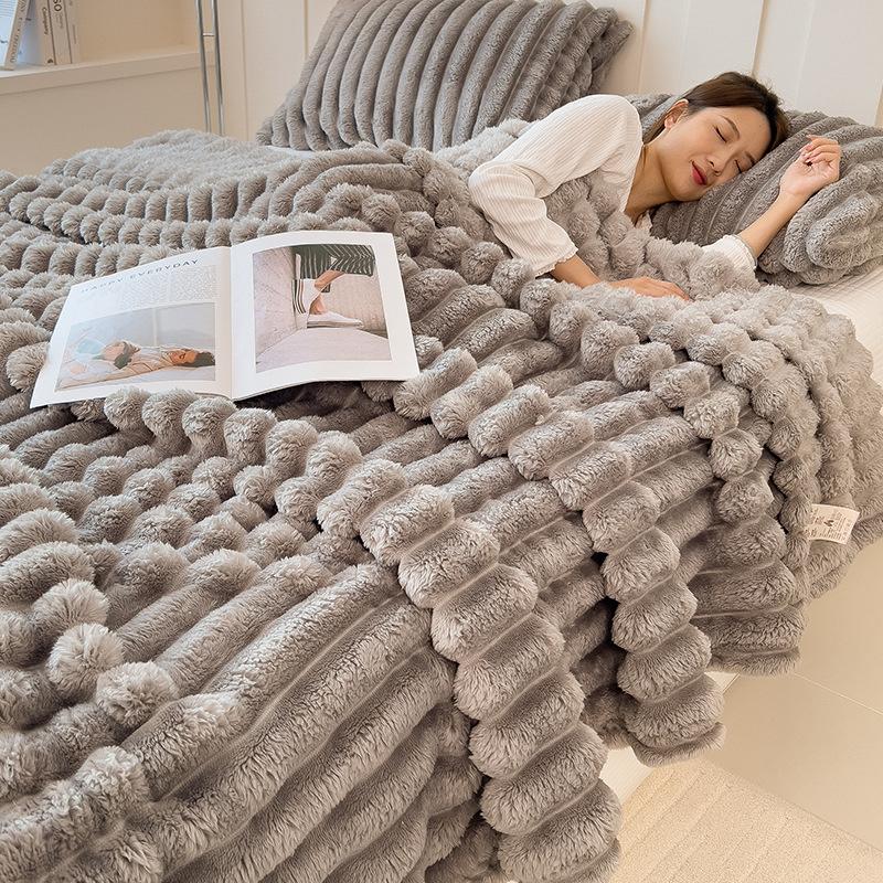 Bredrandigt flanellmultifunktionellt överkast Kan användas som lakanstäcke, sofffilt, vilfilt, pläd