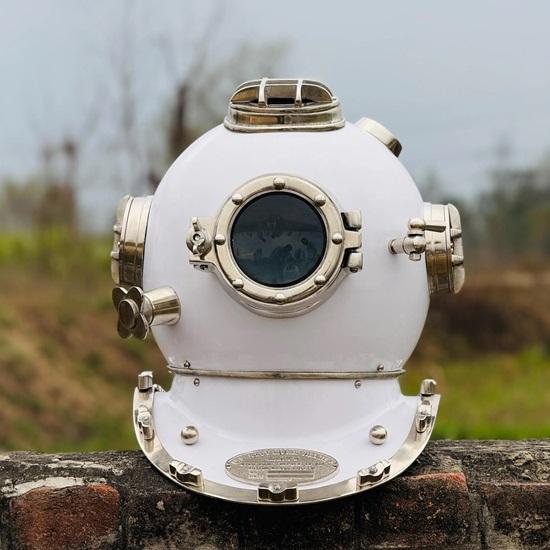 45.72 cm White Marine Diving Helmet Deep Sea Scuba Diver Helmet with Wooden Base Nautical Boston Maritime Decor Gift