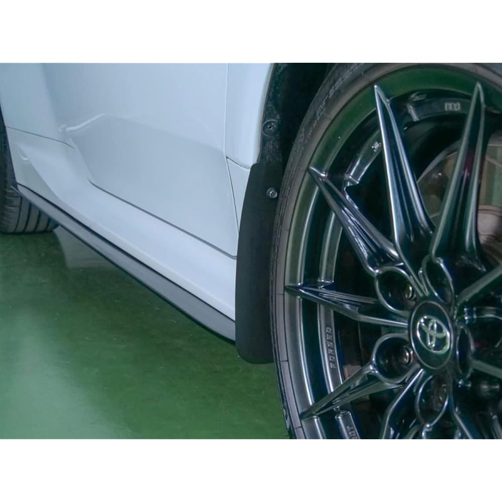 CUSCO Sports Flap for Toyota GR Yaris RZ/RC (1.6L, 4WD) GXPA16 / RS (1.5L, FF), Model MXPA12, Black, 1C7 850 FB