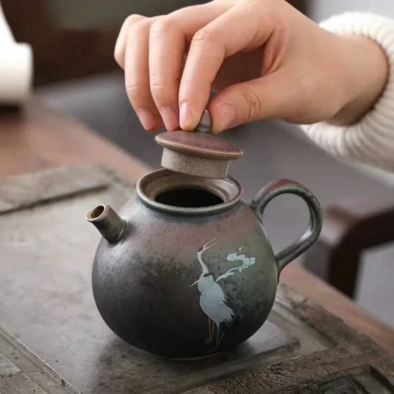 Forni in stile cinese si trasformano in gru colorate, portando buon auspicio. Teiere Western Shi, ceramica grezza, tè Kung Fu