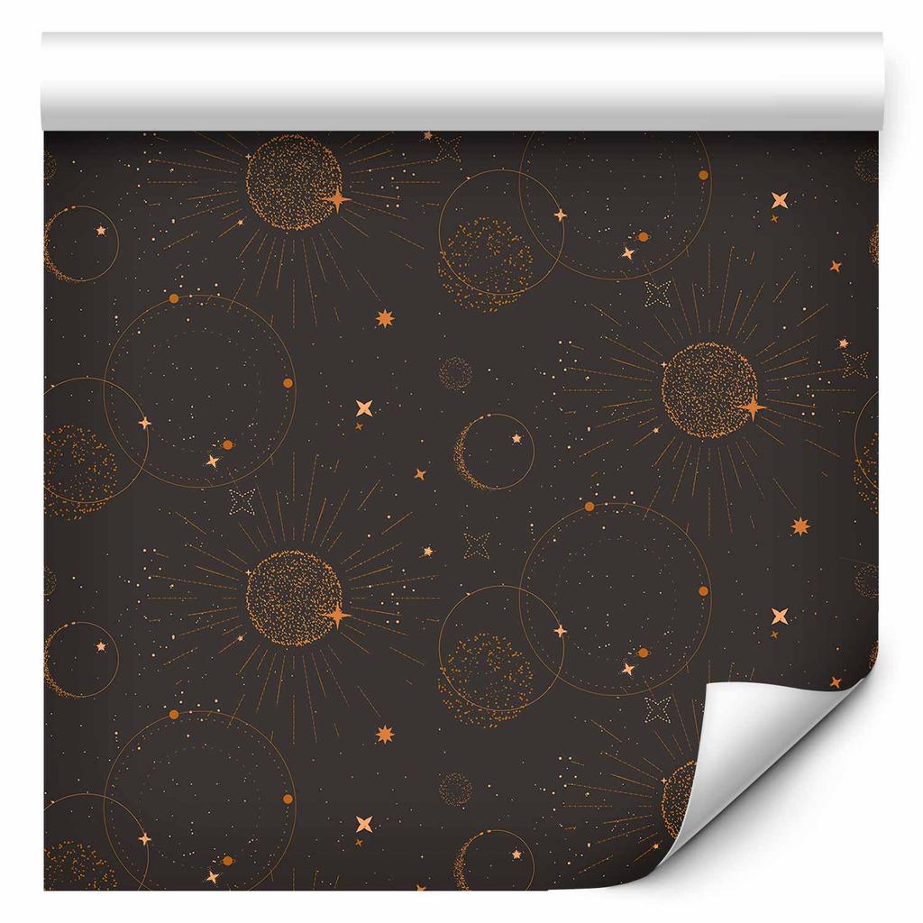 Tapeta - Nocne Niebo - Artystyczna Kompozycja Słońc I Planet Na Czarnym Tle / Kosmiczne Konstelacje - Elegancki Wzór Gwiazd I Planet Na Ciemnym Tle