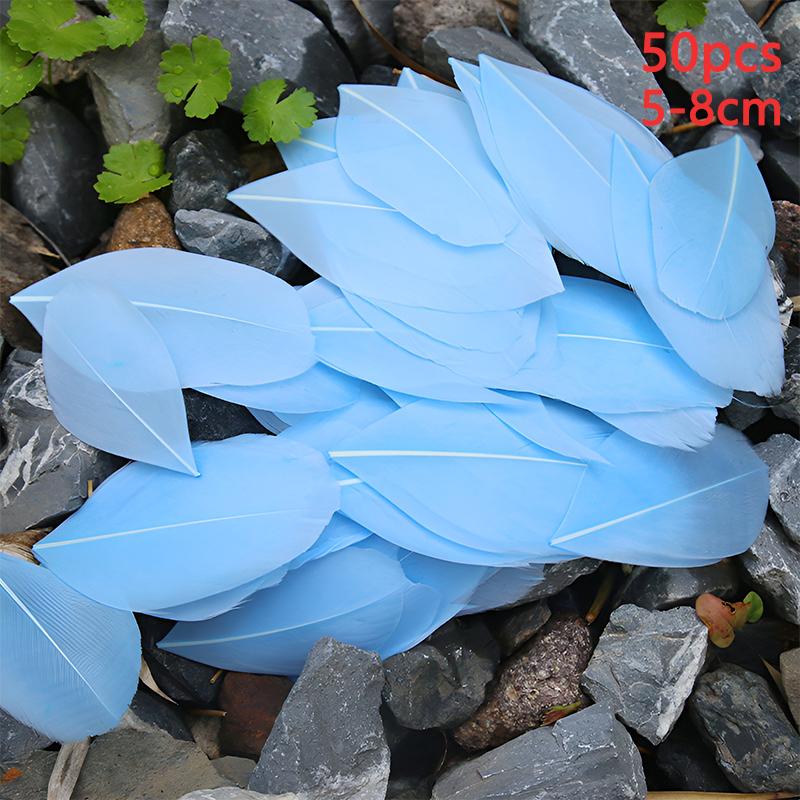 50Pcs Feathers Decoration Small 5-8Cm Mixed Colors For Crafts Clothing Red Green Hats Blue Black White Wedding Trim Piume Goose