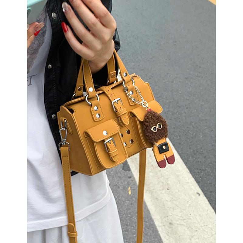 

Retro texture handbag women s bag 2025 new retro simple small square bag niche high-end messenger bag
