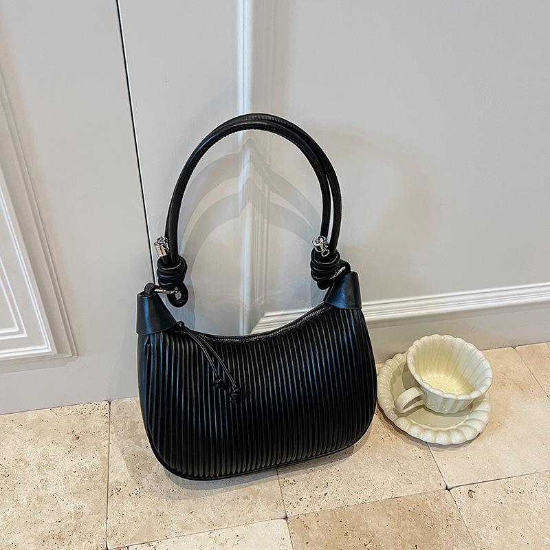 

New handbag bag simple versatile commuter messenger bag women s high-end pleated dumpling bag чёрный