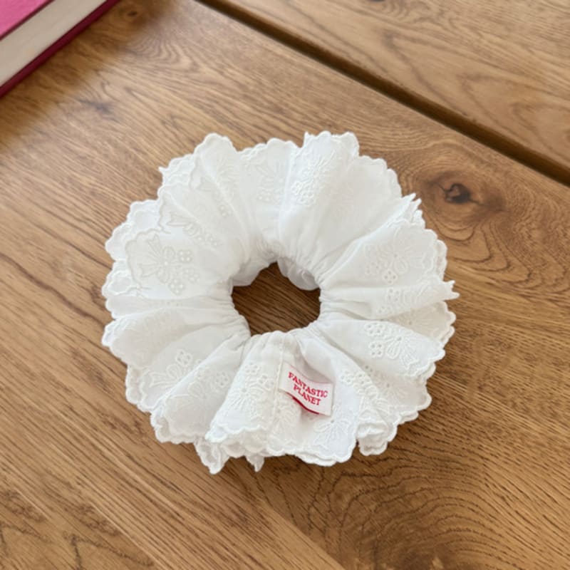 FANTASTIC PLANET Double Lace Scrunchie (WHITE)