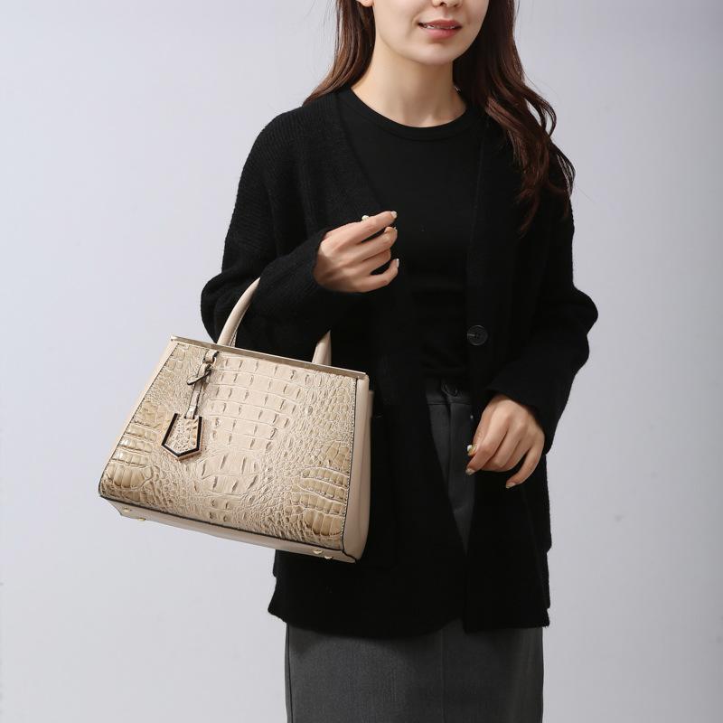 Crocodile Pattern Portable Tote Bag Women's Bag New Fashionable Large-capacity Shoulder Bag Light Luxury Texture Three-piece Messenger Bag