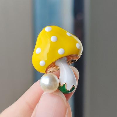 Cute Cartoon Mushroom Brooches for Women Unisex Fashionable Exquisite Enamel Pearl Brooch Casual Party Accessories Jewelry Gifts